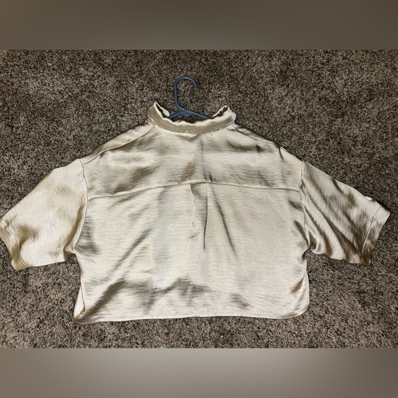 Cropped Button-Up Tee - Picture 2 of 4